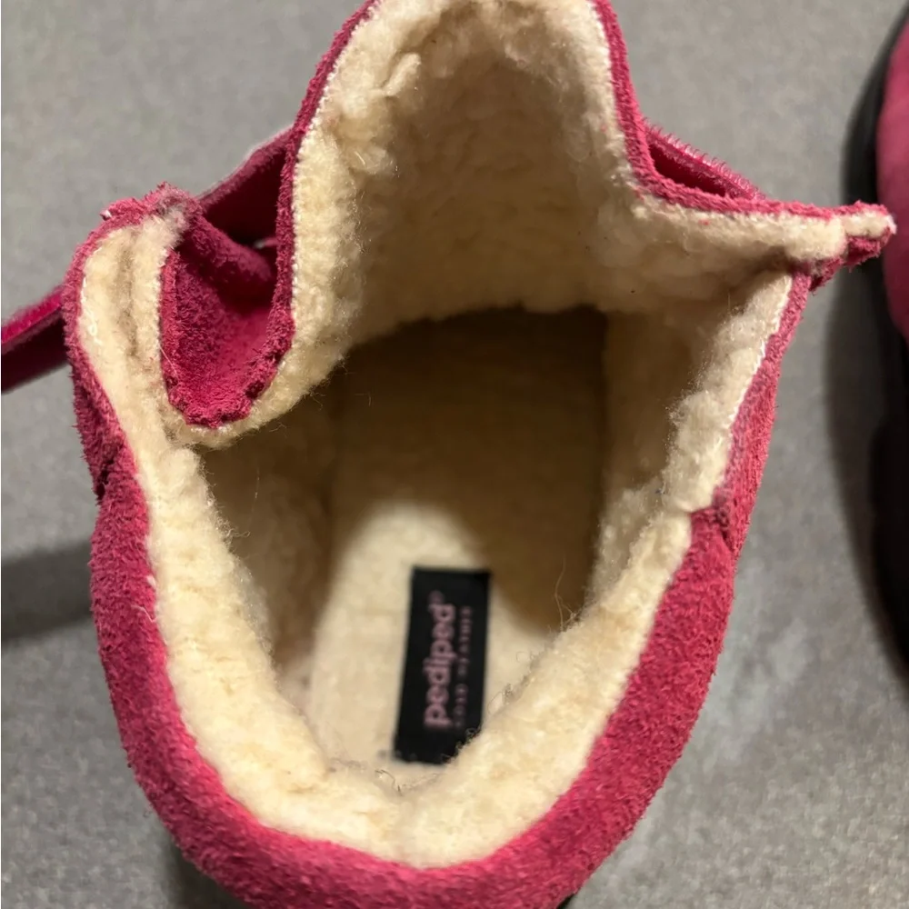 Pediped Jackie Fuchsia girl's‎ boots. SZ 2.5/3 Fleece lined Velcro closure